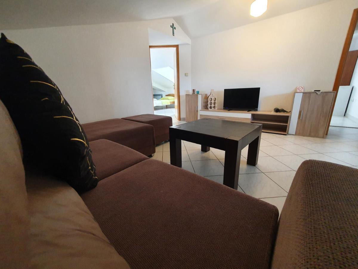 Apartments & Rooms Krk Крк Экстерьер фото