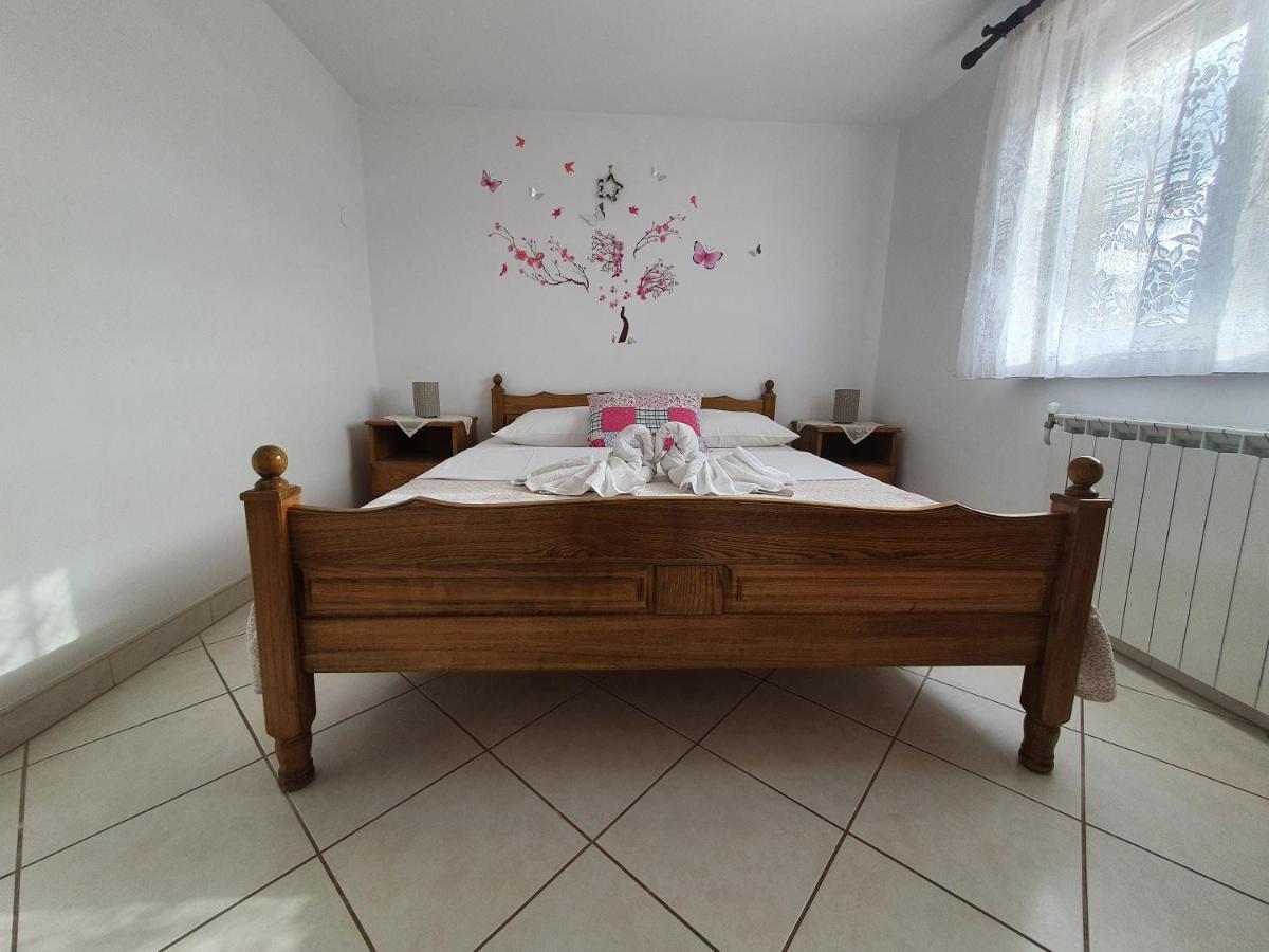 Apartments & Rooms Krk Крк Экстерьер фото