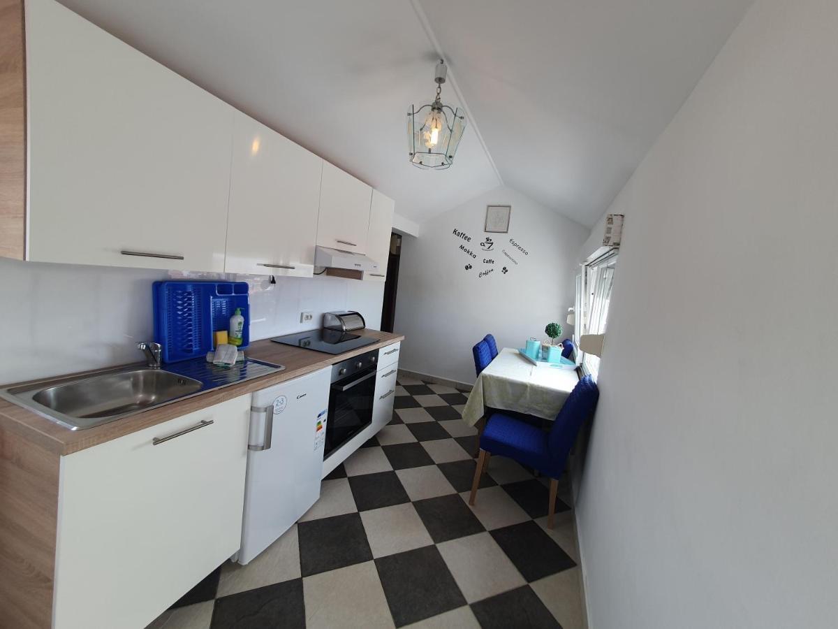 Apartments & Rooms Krk Крк Экстерьер фото