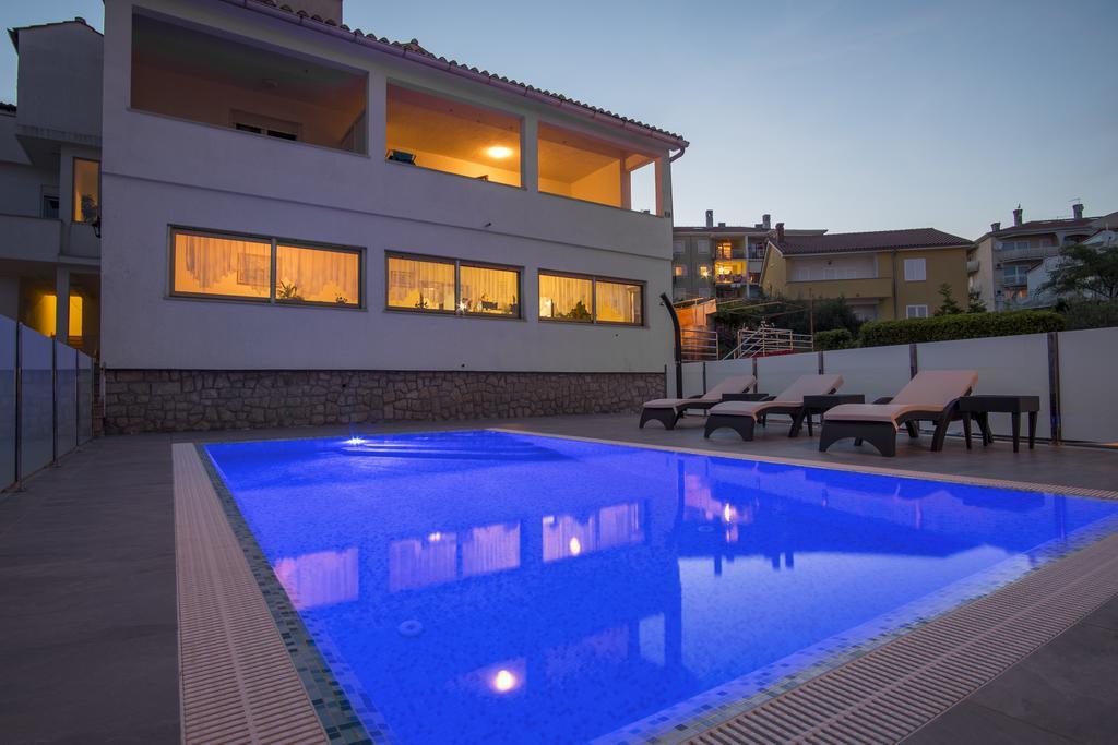 Apartments & Rooms Krk Крк Экстерьер фото