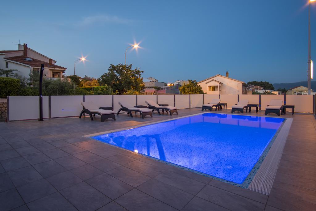 Apartments & Rooms Krk Крк Экстерьер фото