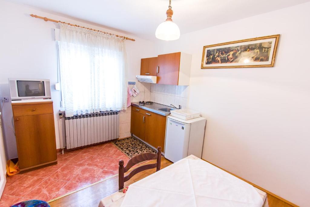 Apartments & Rooms Krk Крк Номер фото